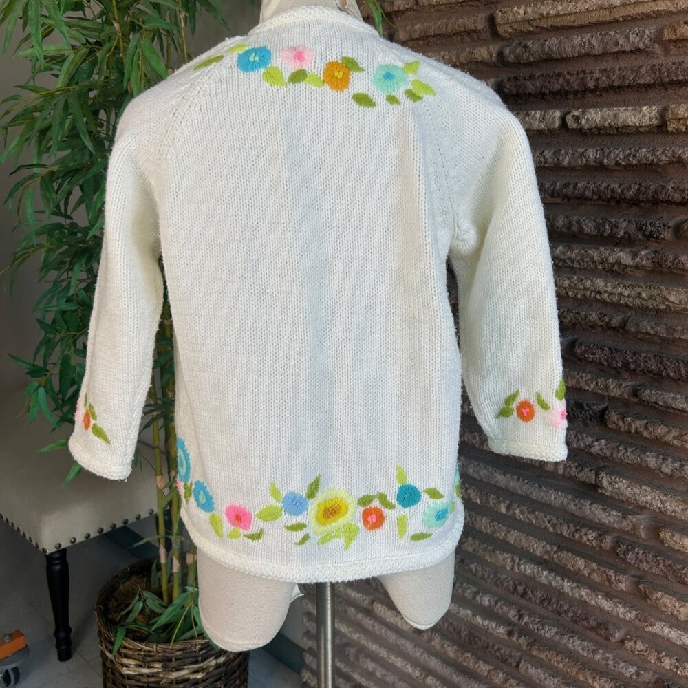 Vintage 60s Mod Embroidered Flowers Open Drape Cardigan Sweater - Picture 4 of 9